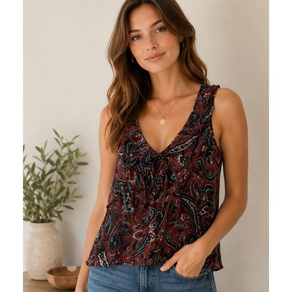 St. John‎ 100% Silk Paisley V-Neck Ruffle Tank in Red sz M